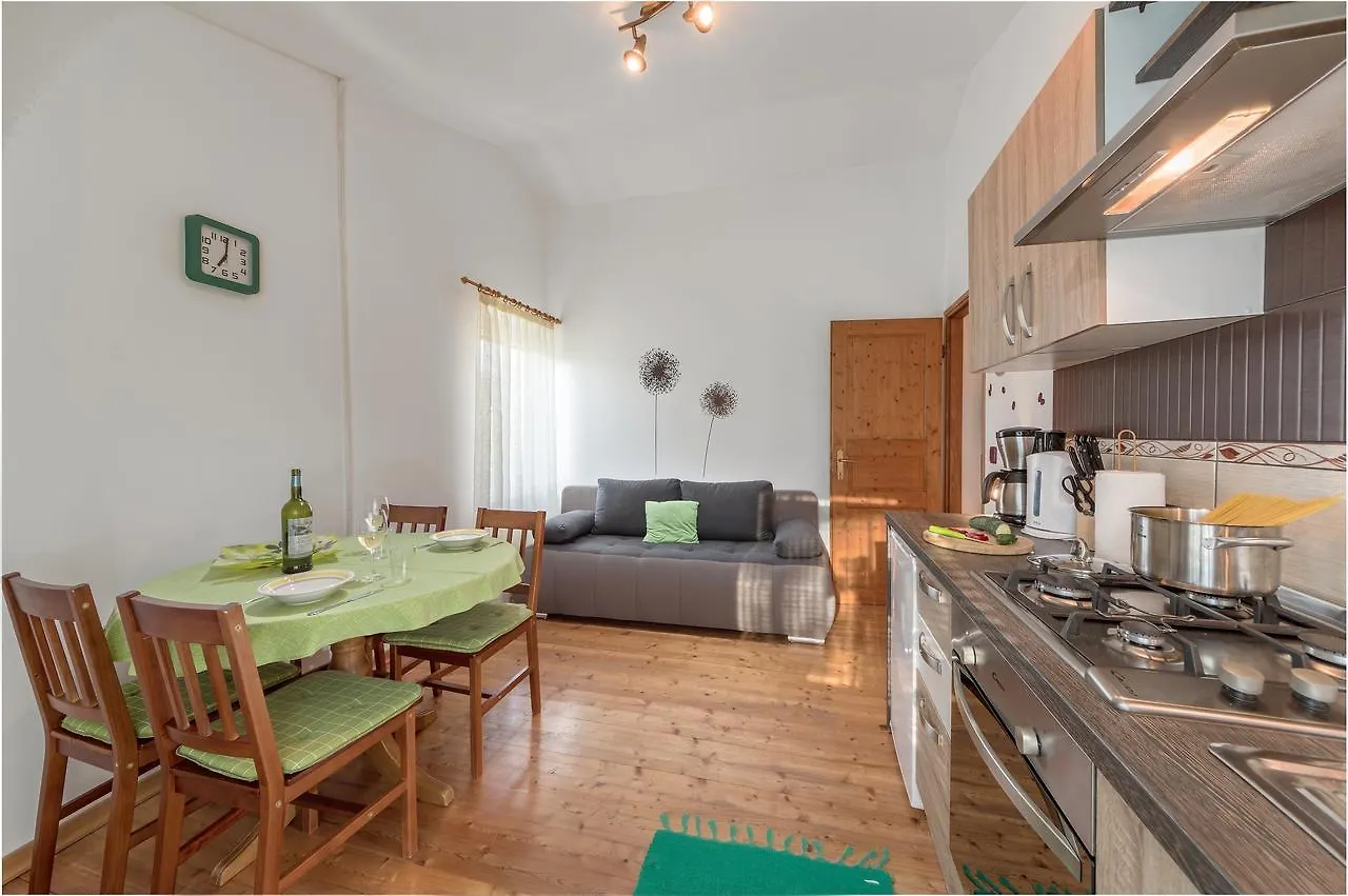 Apartment San Ližnjan